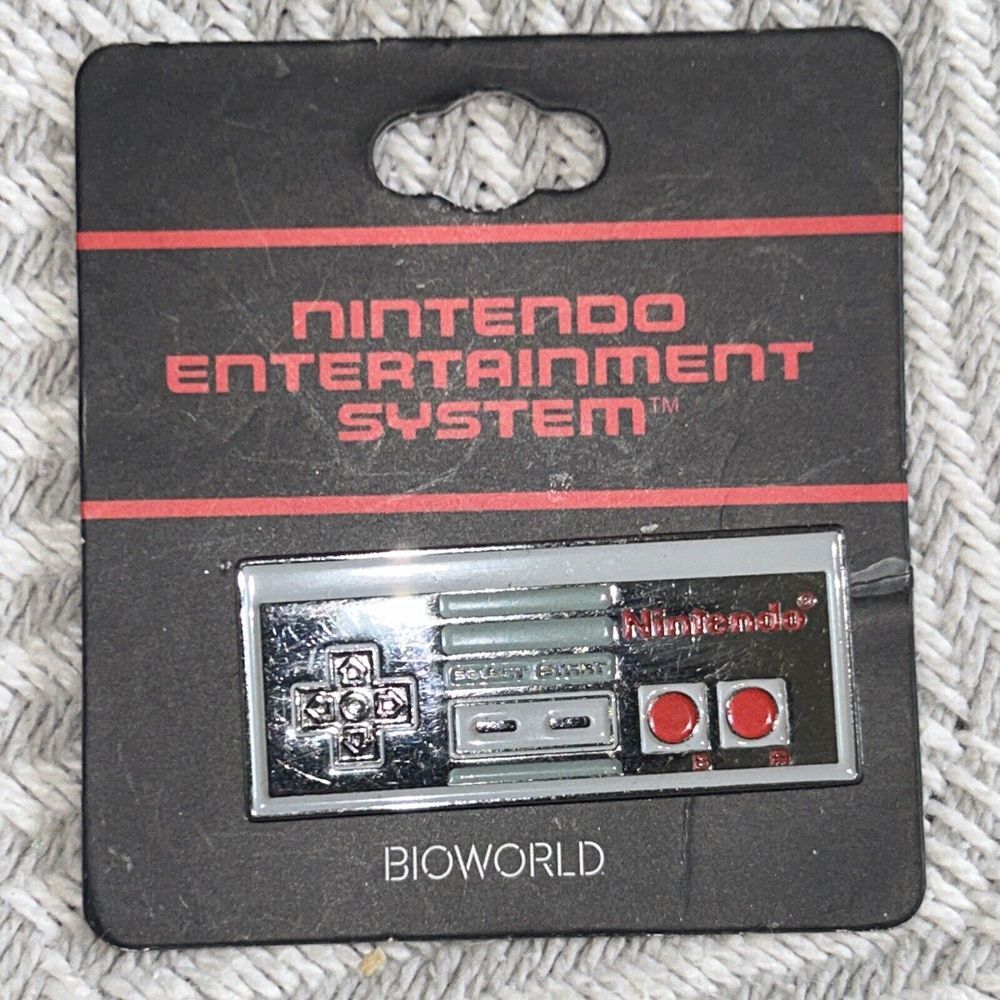 Bioworld‎ Nintendo NES Controller Enamel Pin 2016 H4